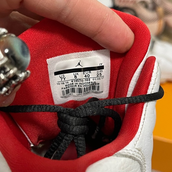 Fair Youth Sz 7Y Jordan 13 Retro Sneakers Alternative History Of Flight In White - Picture 10 of 15